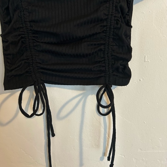 Drawstring Crop Top - Picture 3 of 4